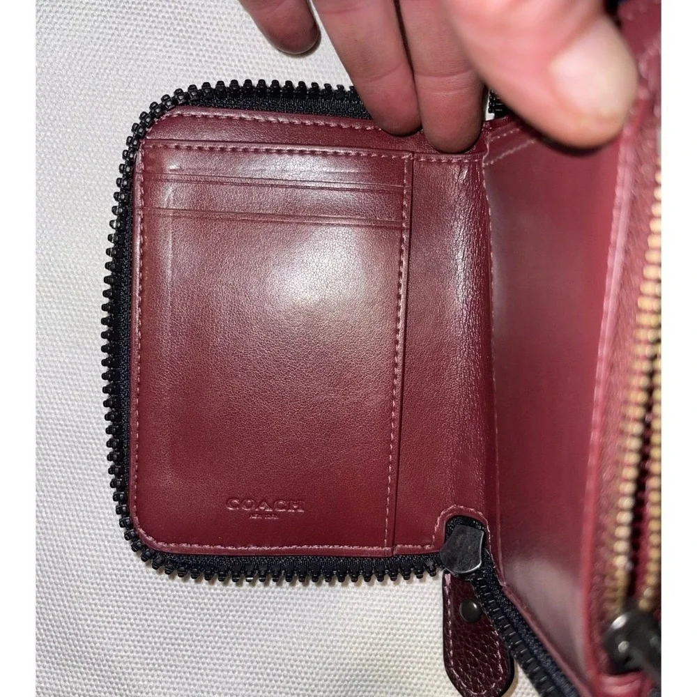 COACH Small Zip Around Wallet With Horse And Carriage Print And Heart NWT